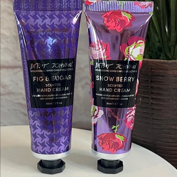 Betsey Johnson Snowberry and Fig & Sugar Hand Cream Duo - Floral Purple and Pink - Picture 4 of 4